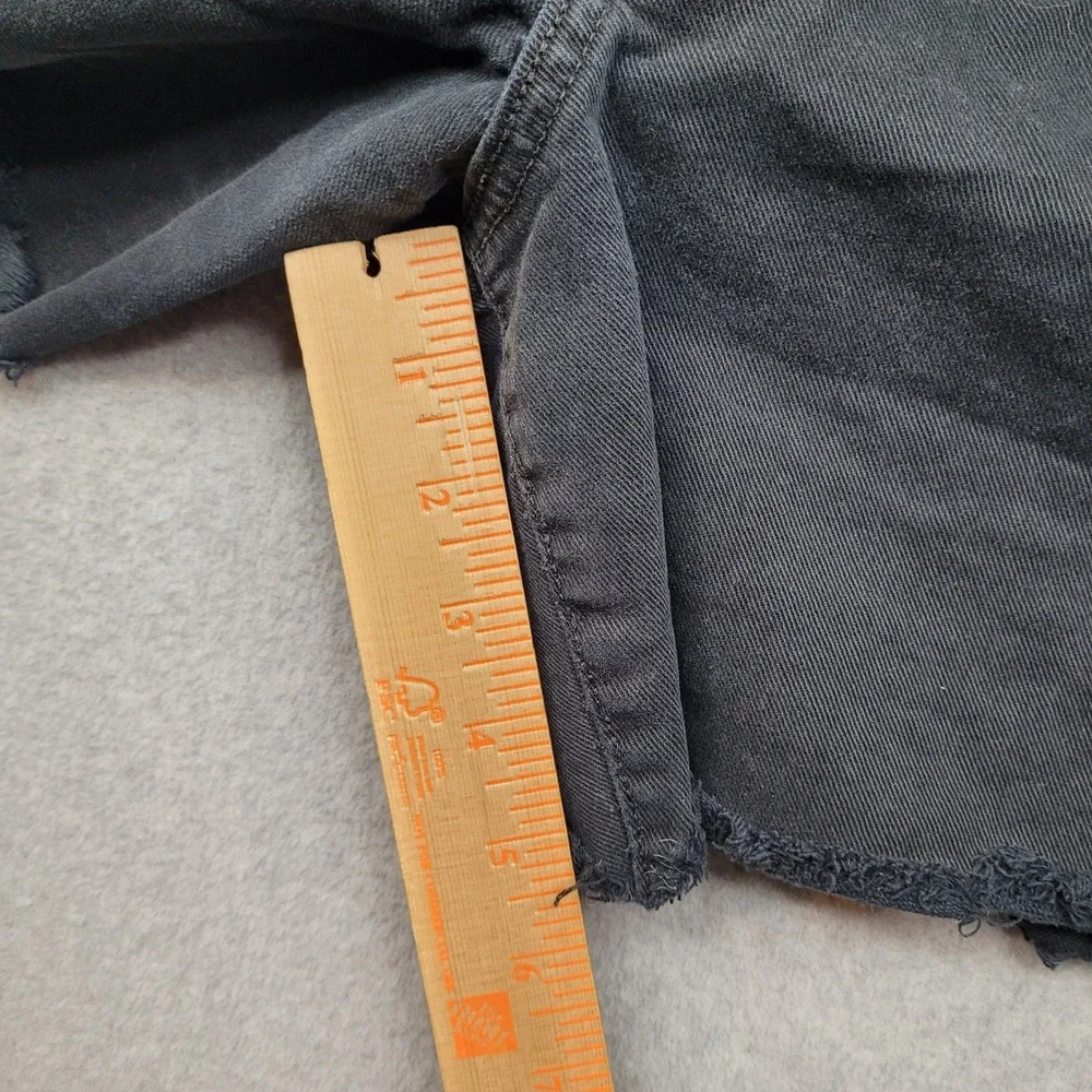 Levi's 550 Cut Off Shorts Womens Size 6 Small Black Denim‎ Frayed Hem Stretch